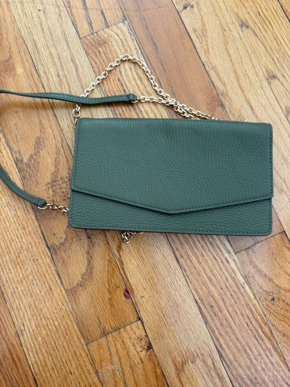 Green leather crossbody bag with gold chain